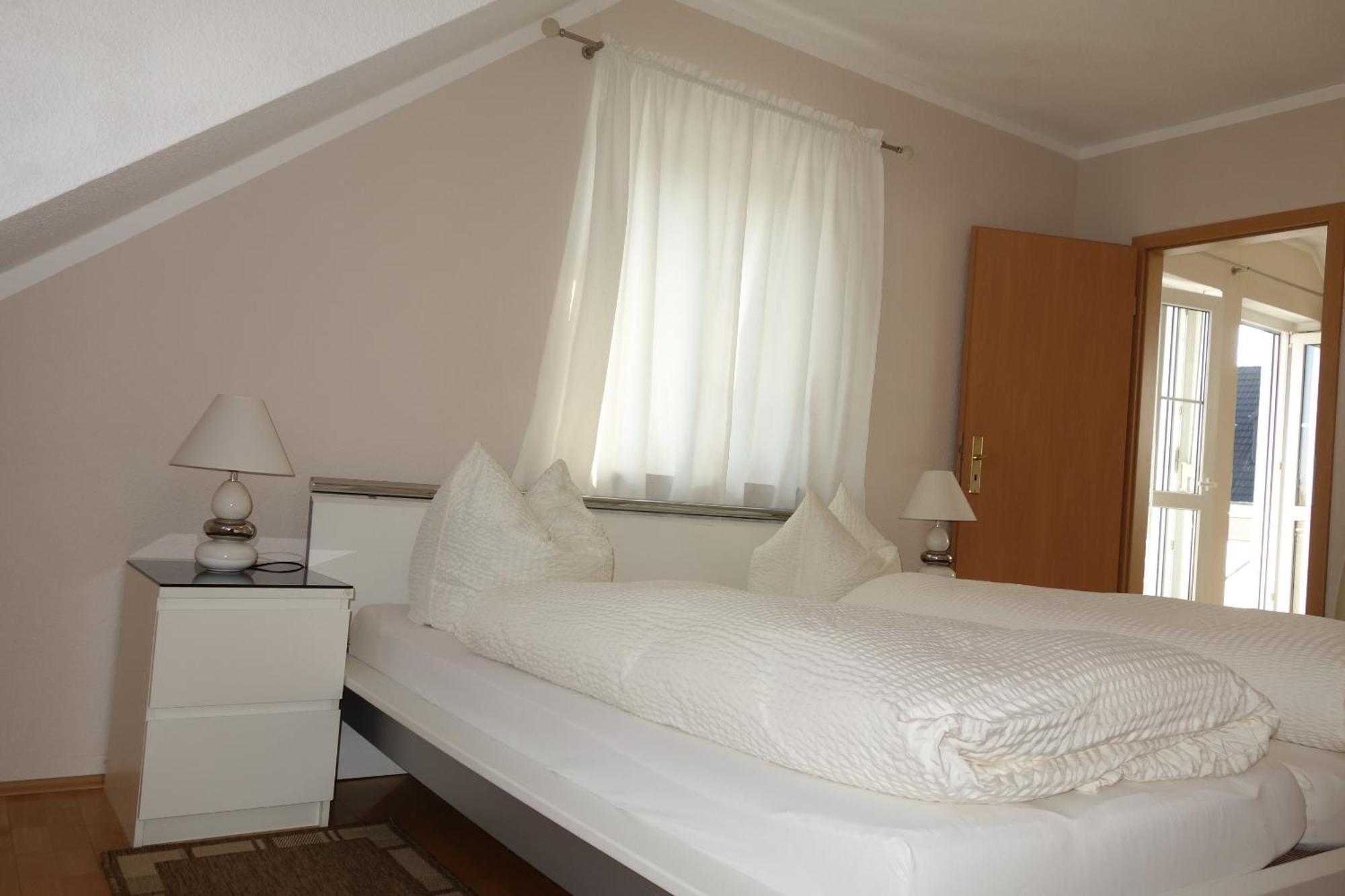Apartments Und Zimmer Gaestehaus Matthias Dresden Room photo