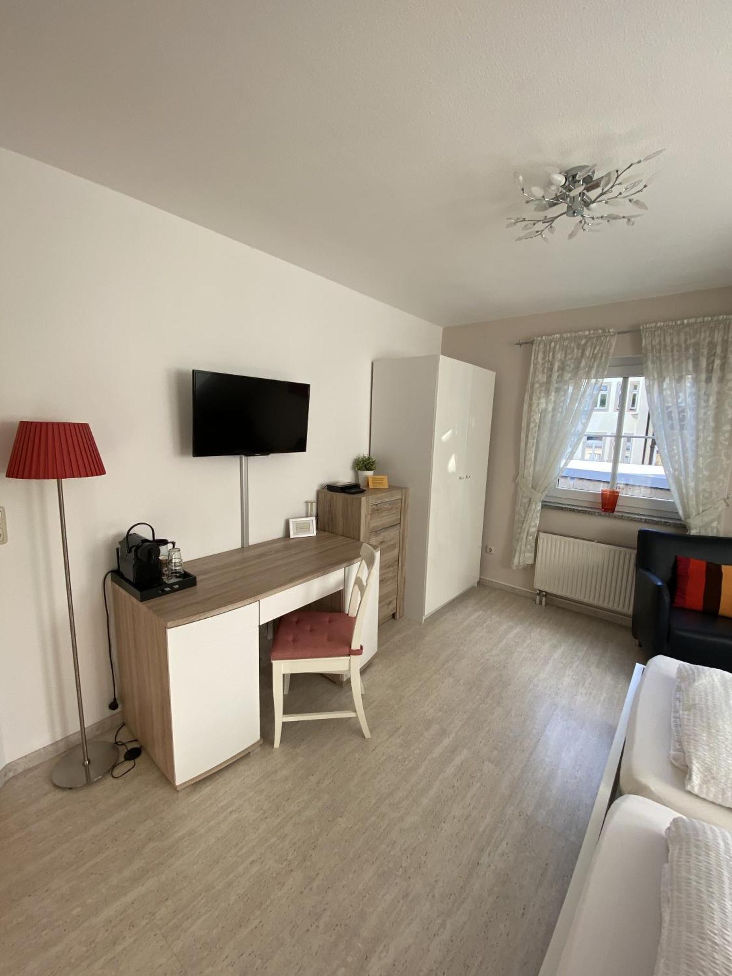 Apartments Und Zimmer Gaestehaus Matthias Dresden Room photo